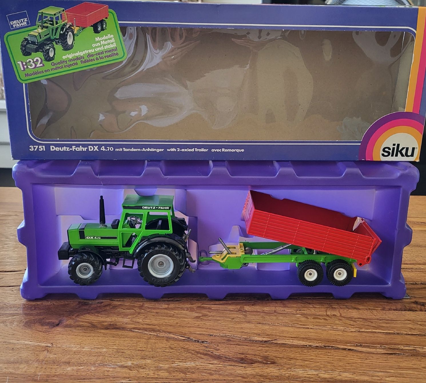 Siku Modellbausätze & Standmodelle: Siku Traktor mit Anhänger – Neu und originalverpackt aus Kägiswil von Megafi56