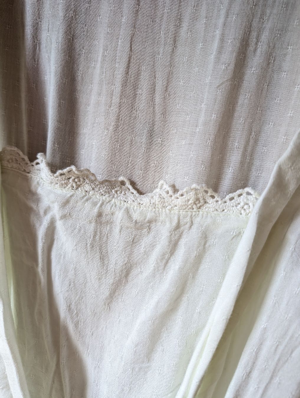 Robes: Robe beige écru Karl Marc John taille S – Neuf (Voir description) à Château-d'Oex par coraynaud96 1