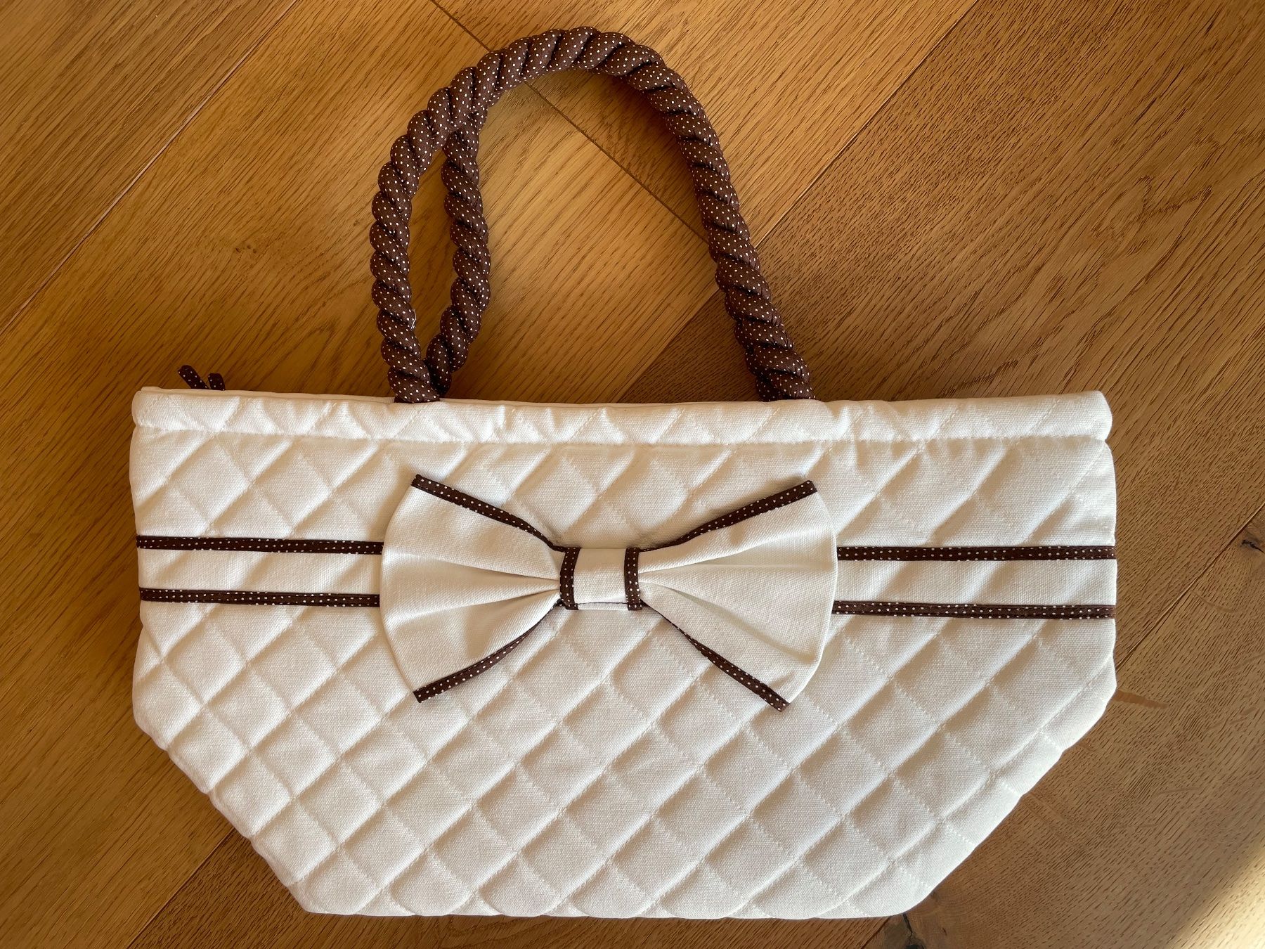 Taschen für Damen: Stofftasche mit Schleife beige/NEU – Neu und originalverpackt aus Hämikon von schneider.petra
