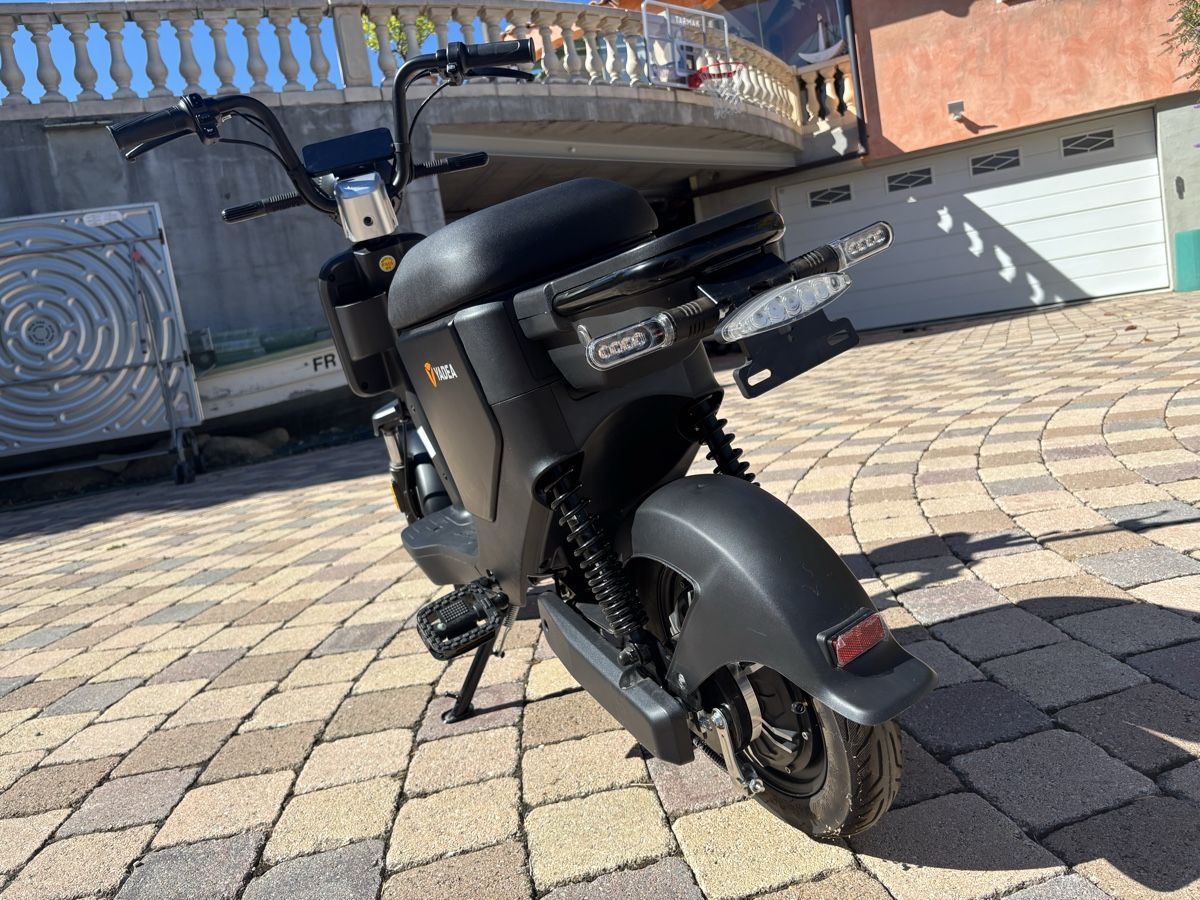 Yadea Scooter: Scooter Yadea 25km/h – Nuovo (secondo la descrizione) da Cottens FR venduto da ginop 2