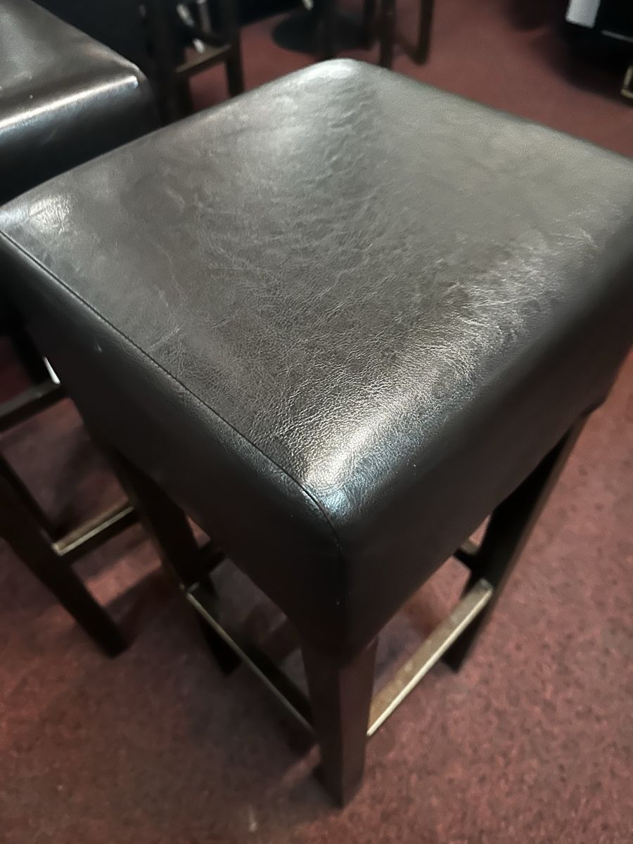 Tabourets: 4 Barhocker Kunstleder Braun – D'occasion à Kloten par Itrade 3