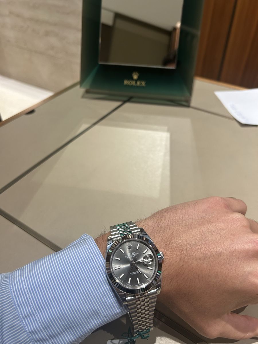 Rolex Orologi: Rolex Datejust 41 Rhodium dial NEW UNWORN!!! – Nuovo e nell'imballaggio originale da Zürich venduto da Watch_Enthusiast98 3
