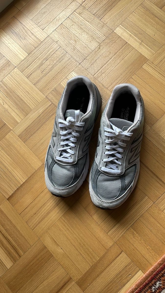 New Balance Scarpe da uomo: New Balance 990 – Usato da Winterthur venduto da pia_s6ws 1