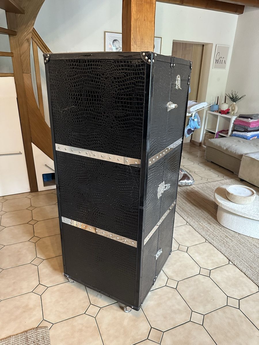 Cassettiere: Furniture set + bar – Usato da Athenaz (Avusy) venduto da fri_2f6q