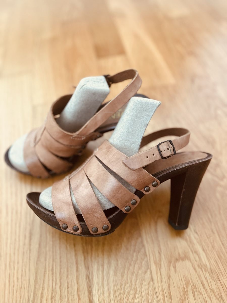 Damenschuhe: Leder Sandalen Karamell Gr. 37 – Gebraucht aus Ebikon von happynat 4