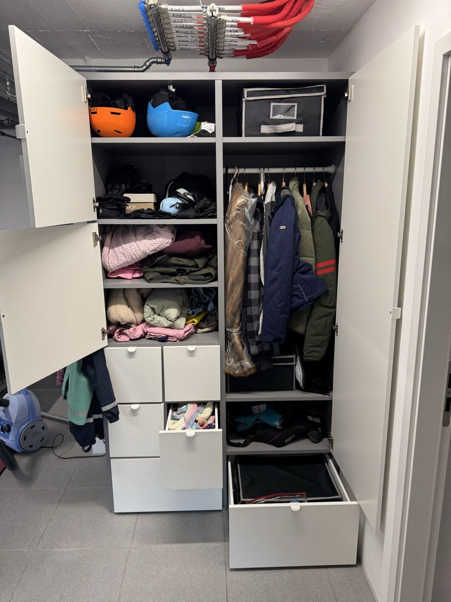 Schränke: IKEA Visthus Kleiderschrank – Gebraucht aus Bergdietikon von LA-Sunshine 2