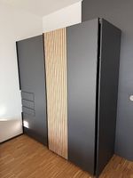 Kleiderschrank