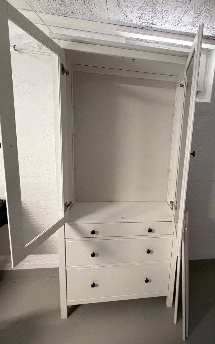 Ikea Vitrines: Vitrine von Ikea – D'occasion à Muri b. Bern par nicoleeva 3