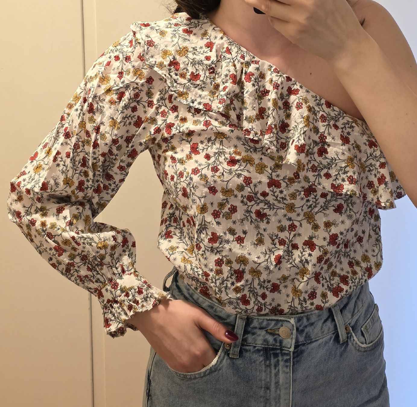 Camicette: Bluse mit Blumenmuster, Gr. 36, One-Shoulder – Nuovo (secondo la descrizione) da St Gallen venduto da vir_5kgt