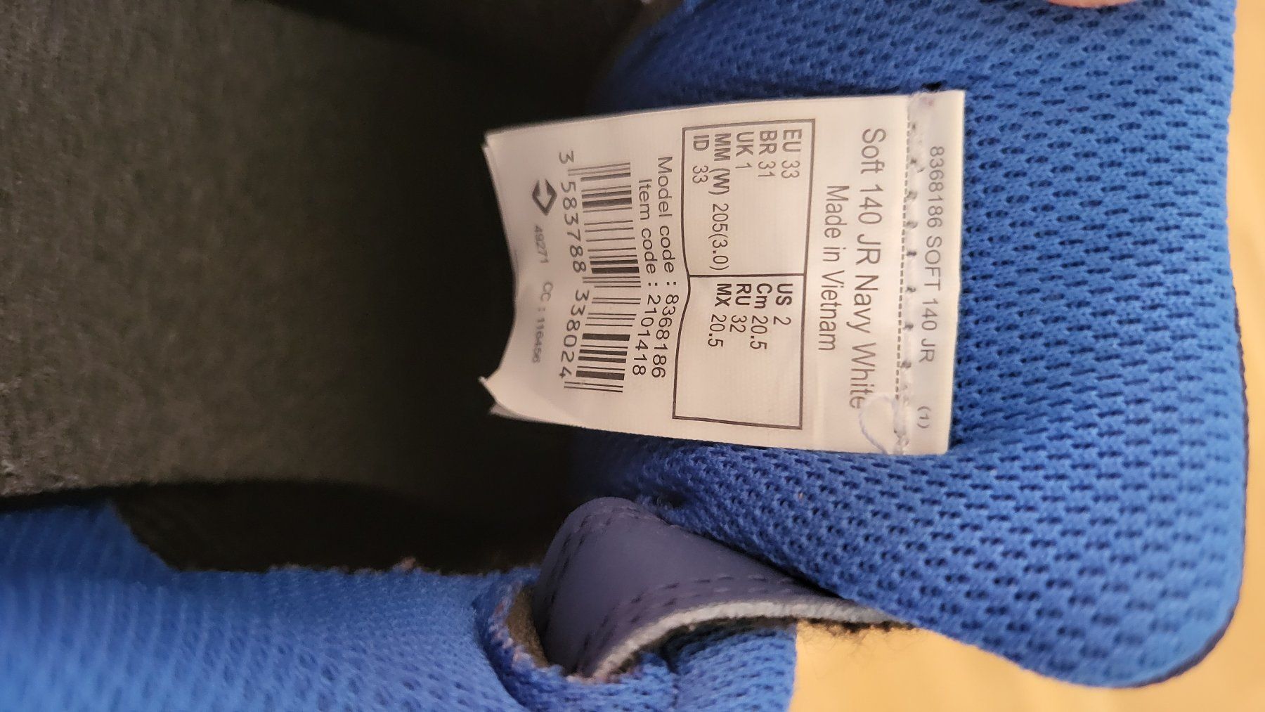 Scarpe da uomo: Hallenturnschuhe Gr. 33, kaum gebraucht – Nuovo (secondo la descrizione) da Ipsach venduto da kgr_x77q 2