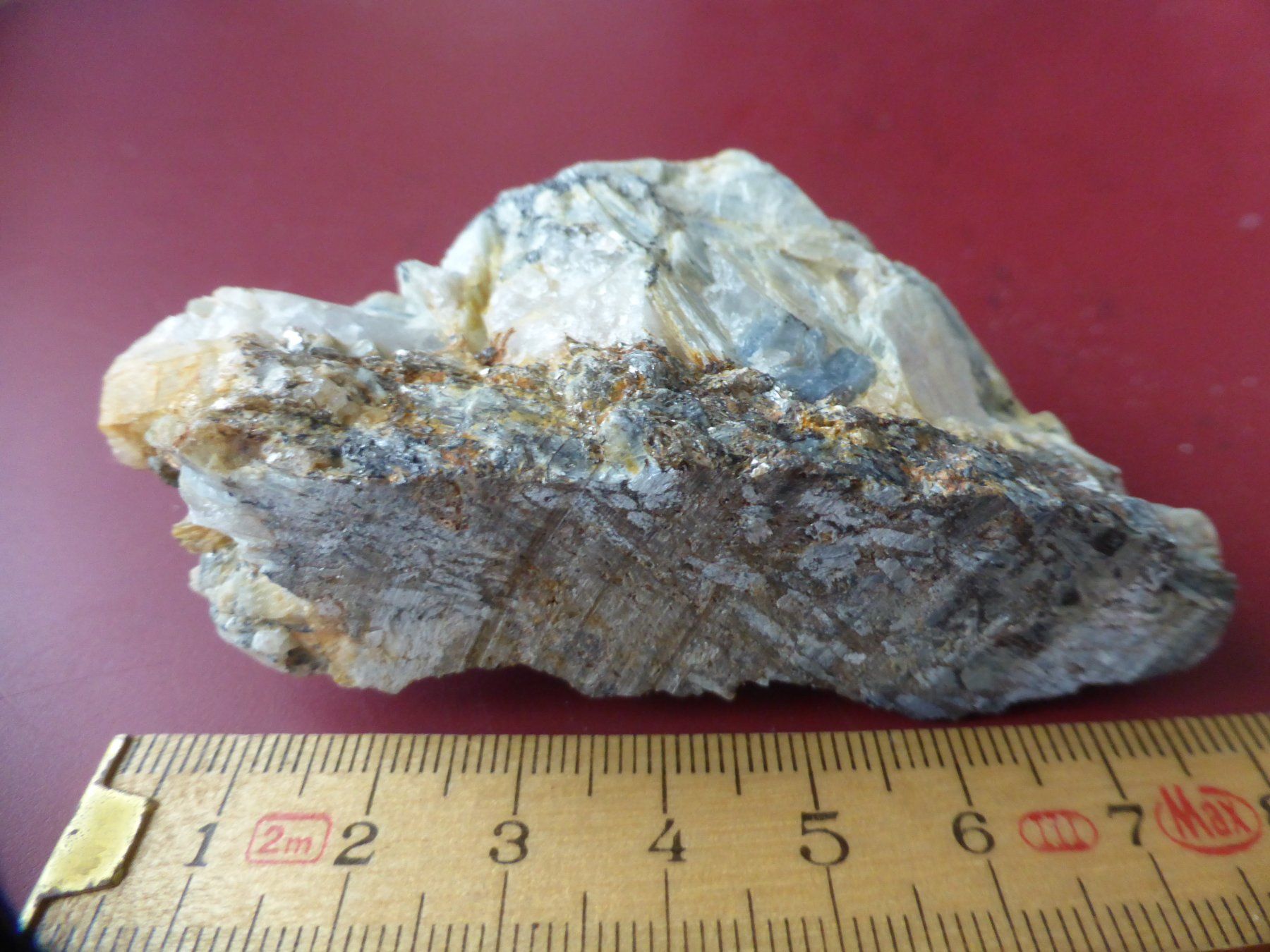 Minerali & Pietre curative: Kristalle: Disthen, Tessin – Usato da Triengen venduto da Nussbaum14 4
