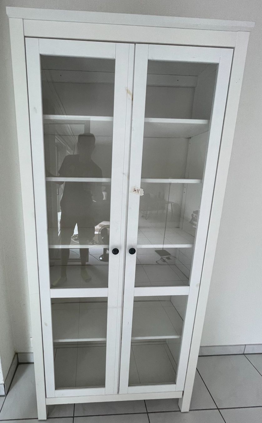 Ikea Vetrine: IKEA White Display Cabinet with Glass Doors – Usato da Basel venduto da JohnnyCrash 2