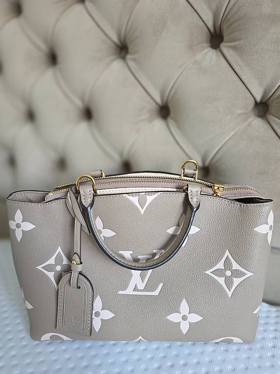 Louis Vuitton Taschen für Damen: Louis Vuitton Petit Palais PM Monogram Empreinte – Gebraucht aus Vogelsang AG von bia_ms5k