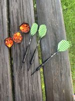 3 Dartpfeile schwarz mit Ersatzflights guter Zustand