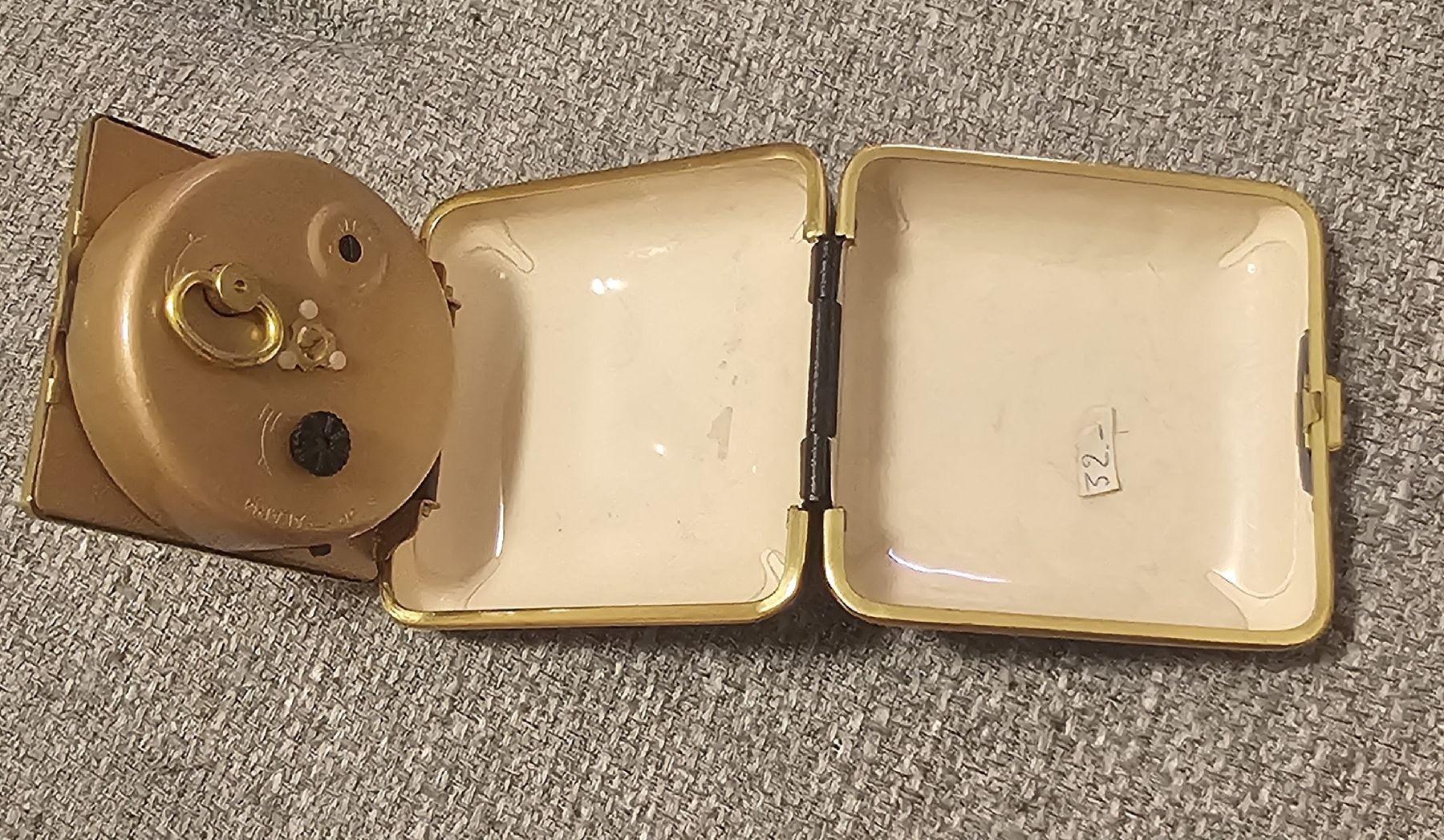 Sveglie: Réveil voyage Commodore mécanique pliant – Difettoso da Genève venduto da Fresko01 1