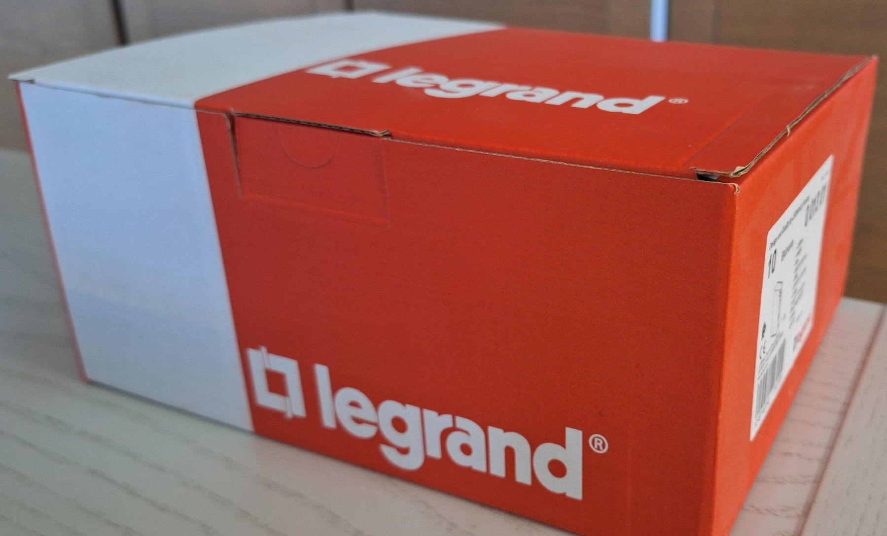 Legrand Alimentazione elettrica: Aufputz-Kleinverteiler Legrand_1Modulbreite_ 10 Stück-Pkg – Nuovo e nell'imballaggio originale da Linden venduto da Mb2bb 2