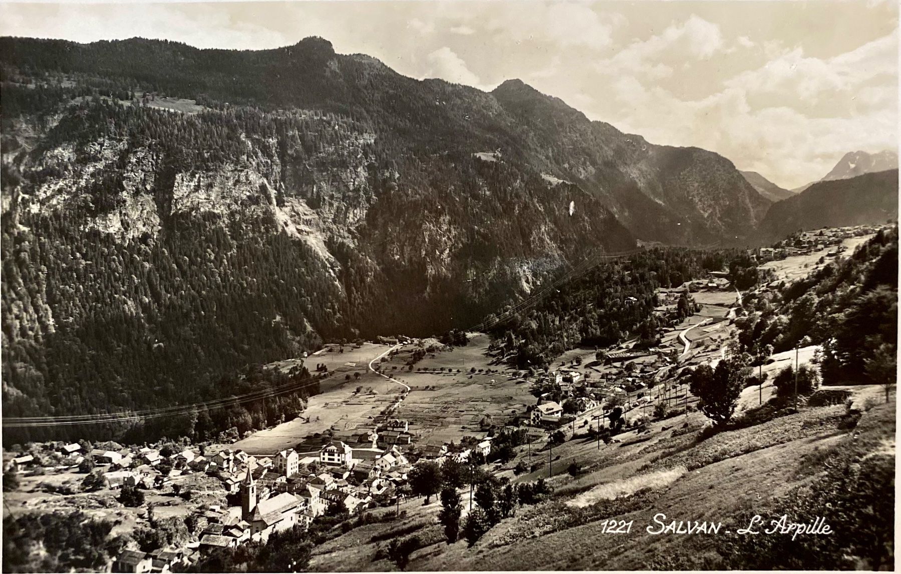 Cartoline postali: Salvan L'Arpille mit Kirche & Bergen – Usato da Root venduto da ENGLAND-TREASURES 1