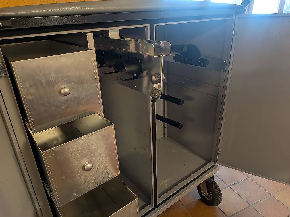Armadi: Turnierschrank  – Usato da Eichberg venduto da san_5grt 1