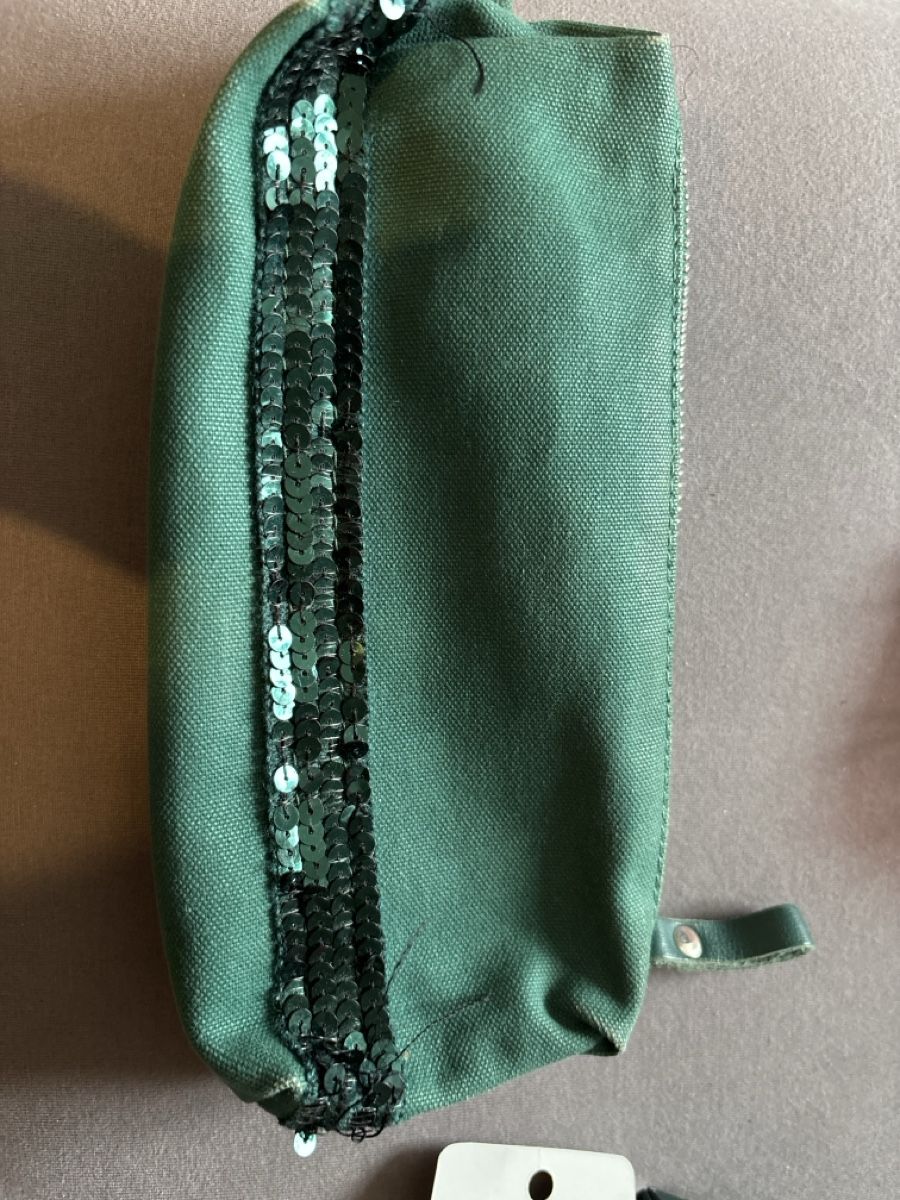 Vanessa Bruno Borse: Pochette Vanessabruno verte à sequins style estival. – Usato da Vevey venduto da mar_q6ms