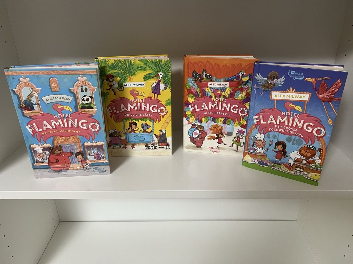 Libri: Hotel Flamingo Band 1-4 – Nuovo (secondo la descrizione) da Pfäffikon ZH venduto da Batgirl78