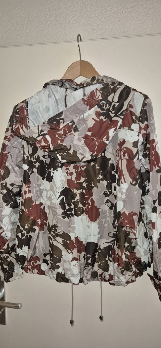 Zara Giacche: Zara Basic Damenjacke, Gr. 38, Blumenmuster, Top Zustand! – Usato da Neuhausen venduto da gud_sx99 2