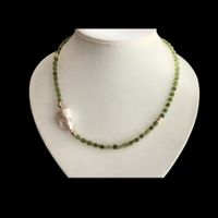 Zierliche Peridot-Halskette - Barockperle - bicolor - Emarra