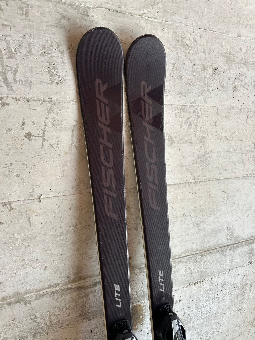 Fischer Skis: Fischer Divine Ski 165CM – D'occasion à Emmenbrücke par karkarkar 1