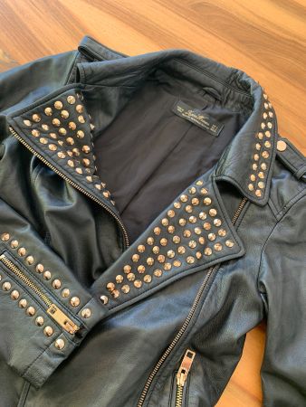 ZARA Jacke schwarz Lederjacke mit goldenen Nieten Gr. S