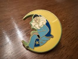 Anstecknadel Pin Motiv Mond mit Figur gebrauchter Zustand