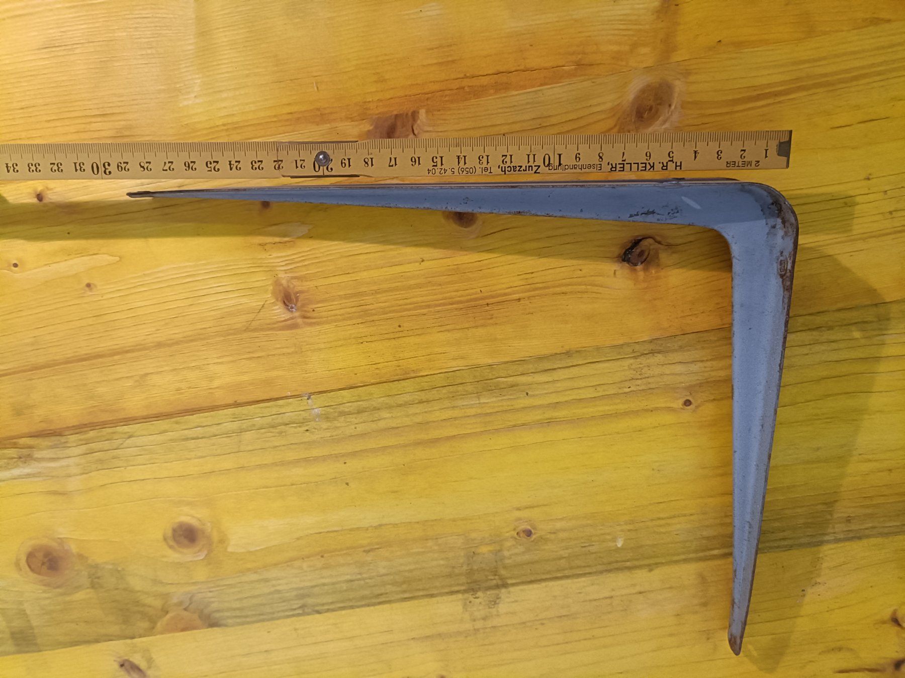 Scaffali: ein Regalwinkel Metall grau – Usato da Hombrechtikon venduto da Unser_Hofer 1