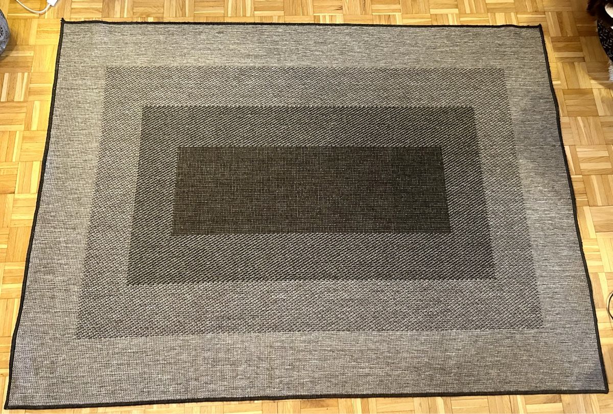 Tappeti: Beau tapis réversible Noir-Gris – Usato da Petit-Lancy venduto da Pierre_le_voyageur 1