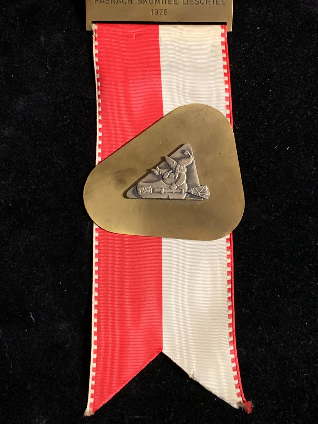 Plaquettes & Badges: Fasnachtskomitee LIESTAL Zug 1976 – D'occasion à Therwil par Zelle13