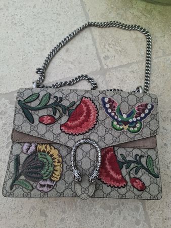 Damen Handtasche Gucci GG Supreme bestickt mit Schlangenvers
