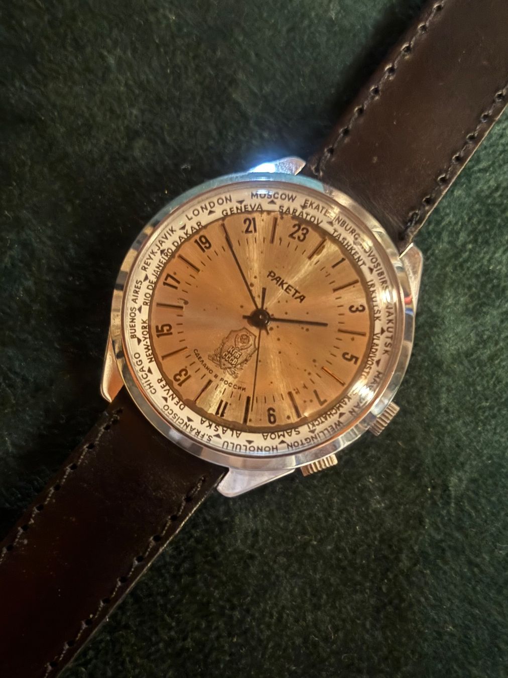 Raketa Orologi: Raketa Worldtimer KGB - Ultra Rare – Usato da Chêne-Bougeries venduto da Auction-Genevensis 1