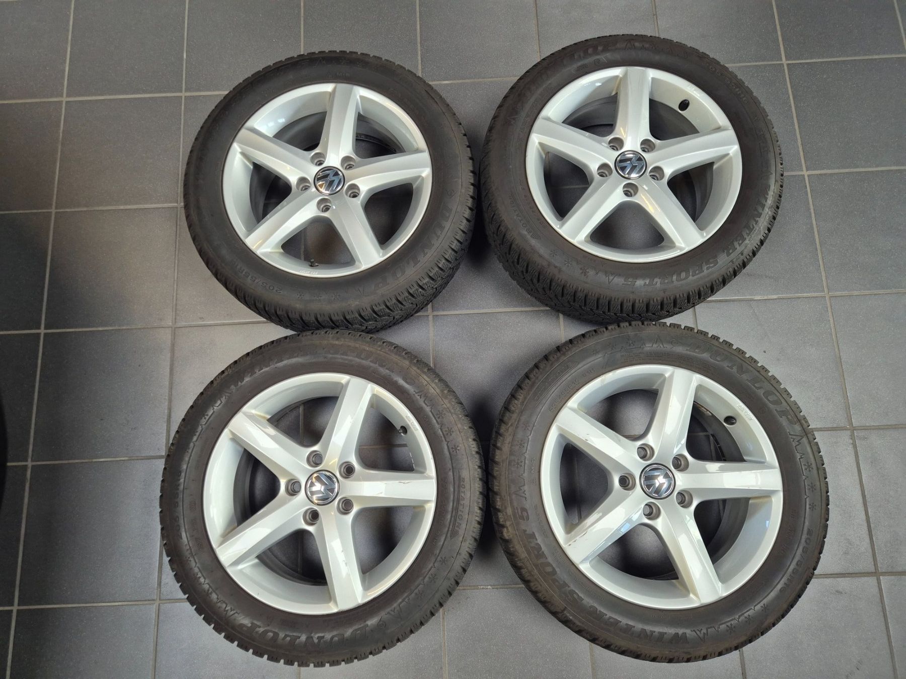 Volkswagen Pneumatici & Ruote complete: Winterräder 16" VW Passat – Usato da Winterthur venduto da WEWi-Ersatzteile 1