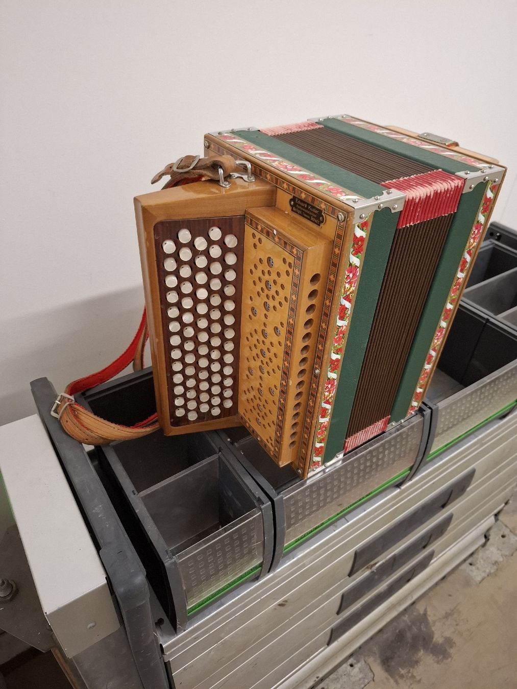 Strumenti musicali: schwyzerorgeli chromatish – Usato da Villeneuve venduto da BibiVintage 6