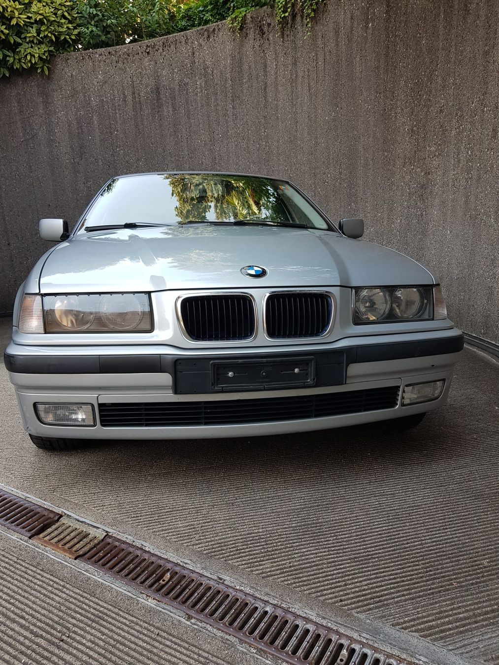 BMW Automobili: BMW E36 – Usato da Lugano venduto da Bernardino04