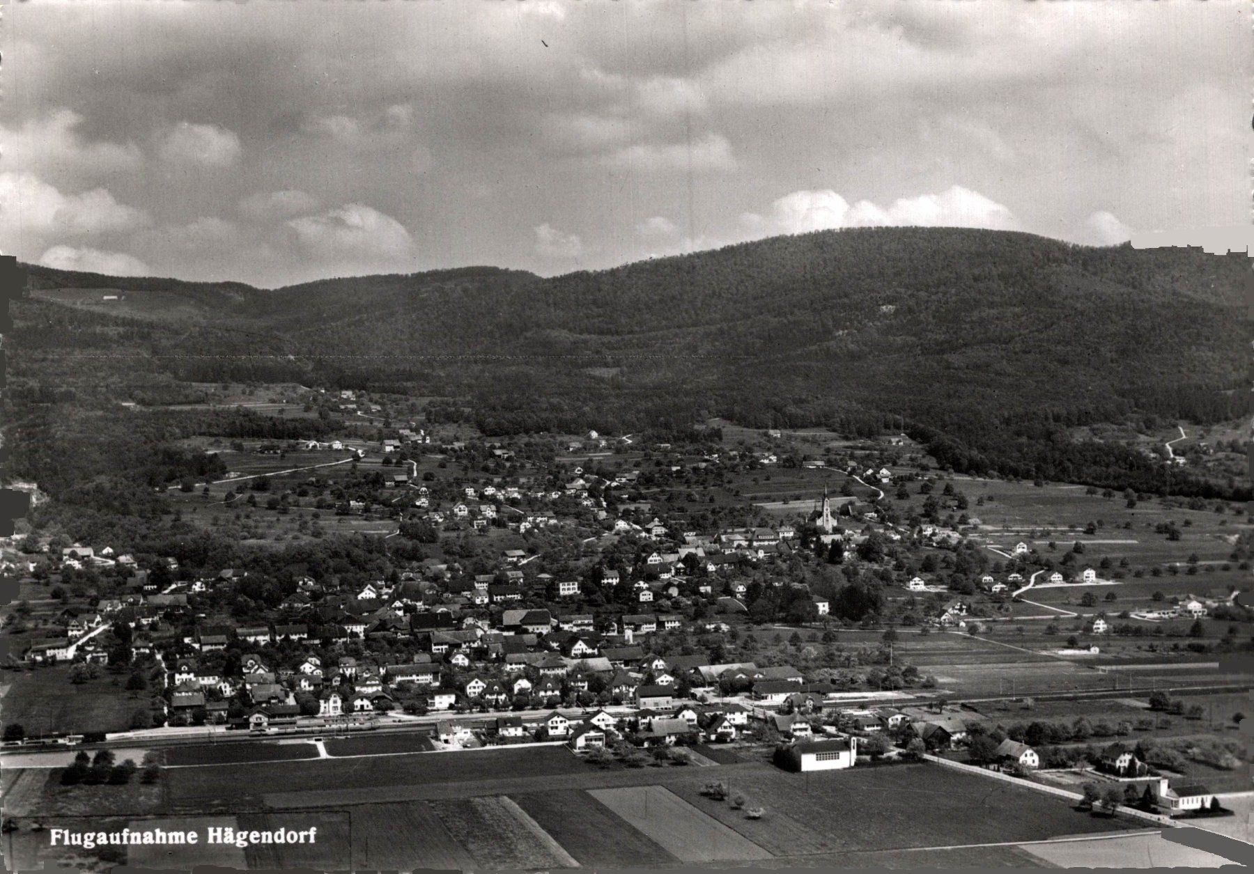Cartoline postali: Flugaufnahme Hägendorf – Usato da Bronschhofen venduto da Astore