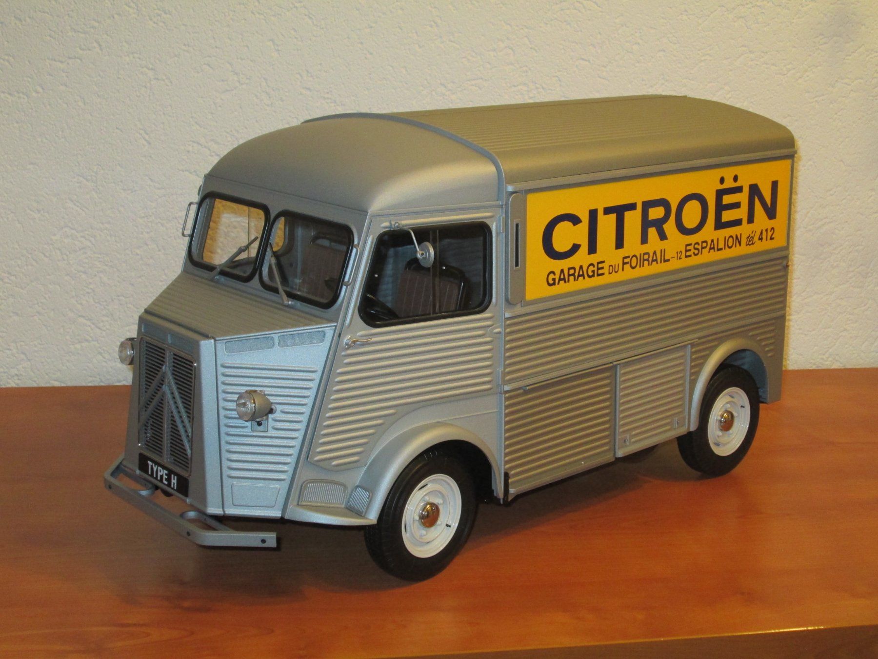 Pocher Modellini d'auto: Citroën Type H  1/8 – Nuovo (secondo la descrizione) da Bonfol venduto da zagato43e