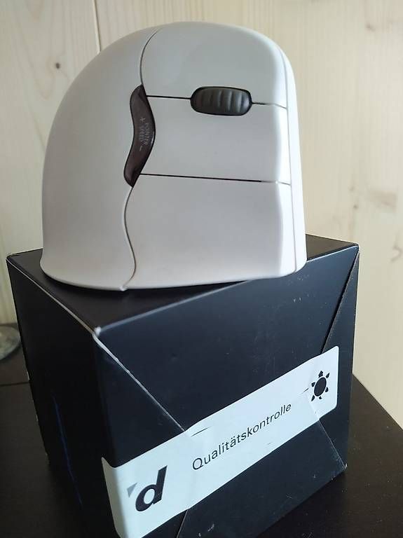 Mouse: Evoluent Vertical Mouse 4 right kabellos (Bluetooth). – Usato da Männedorf venduto da ole_x5yz 2