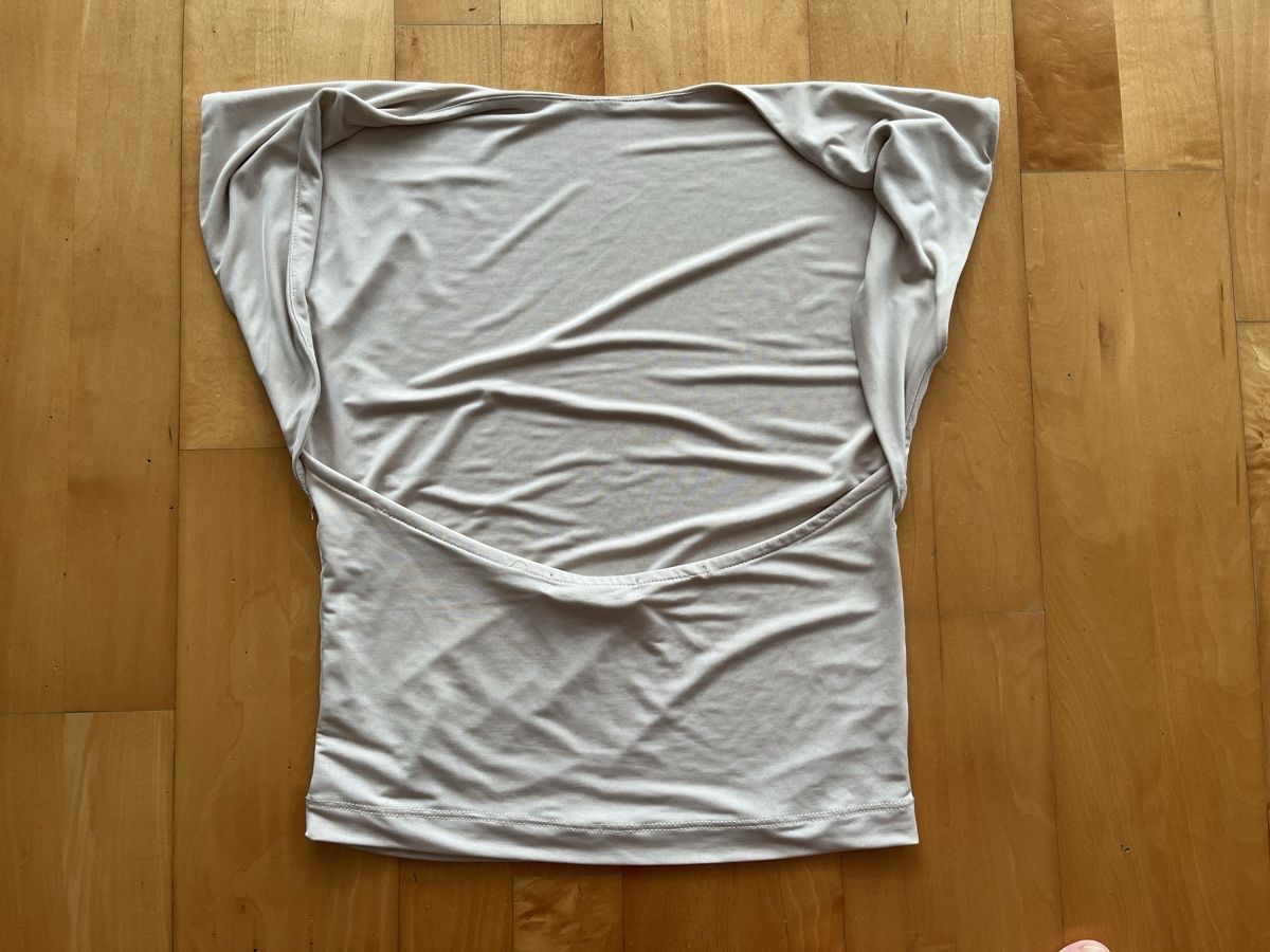Stradivarius Top: Crop Top – Nuovo (secondo la descrizione) da Baar venduto da vanessaa_ 1