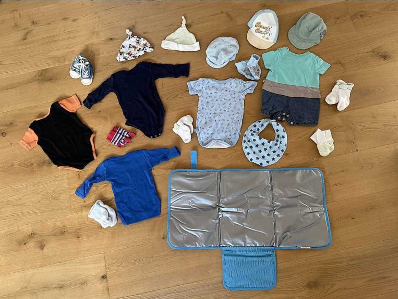 Kleiderpakete & -sets: Babykleiderpaket Grösse 50/56, Junge – Gebraucht aus Jonen von 8916 4