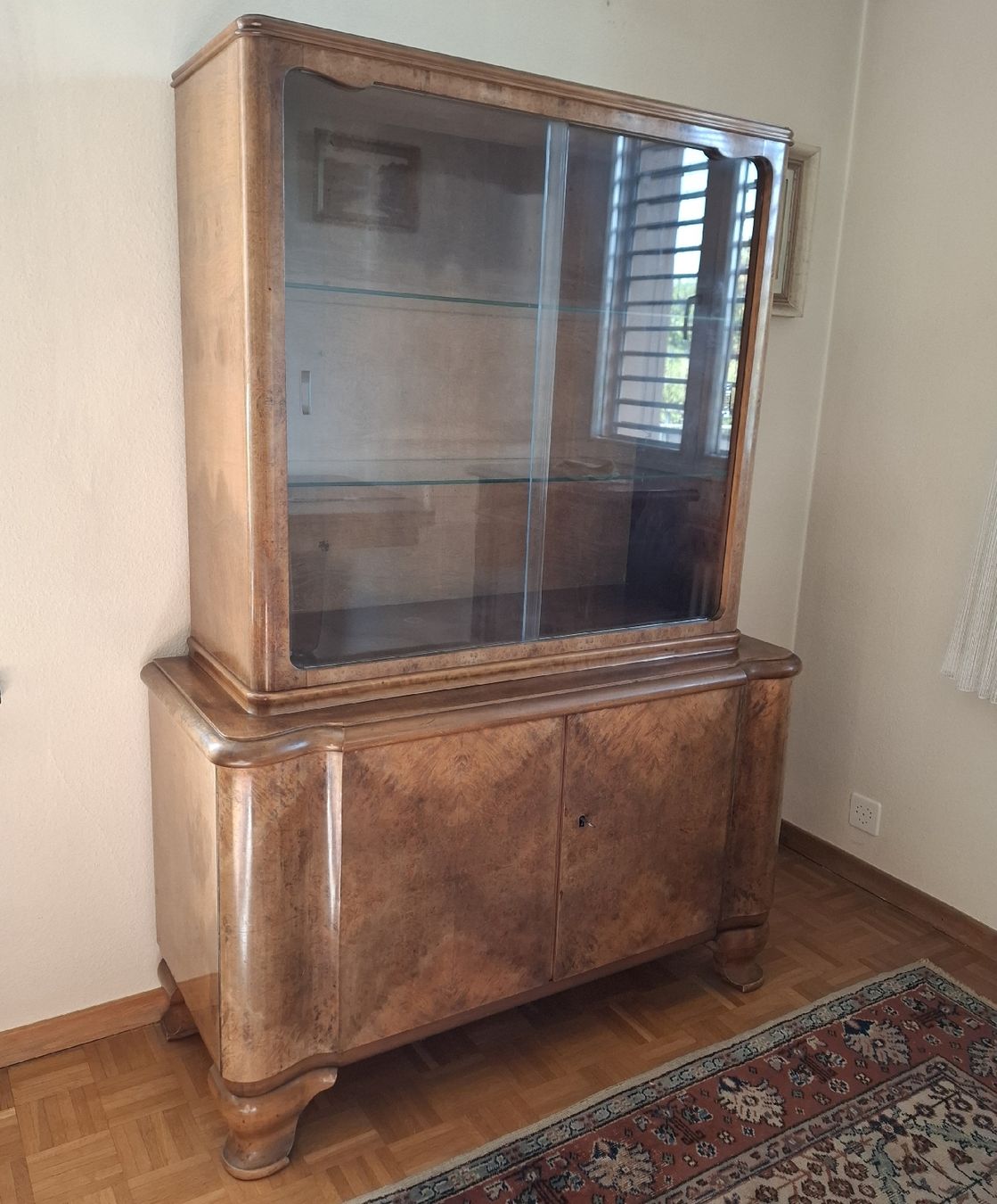 Vitrinen: Buffetschrank / Vitrine – Gebraucht aus Reinach BL von Malin20