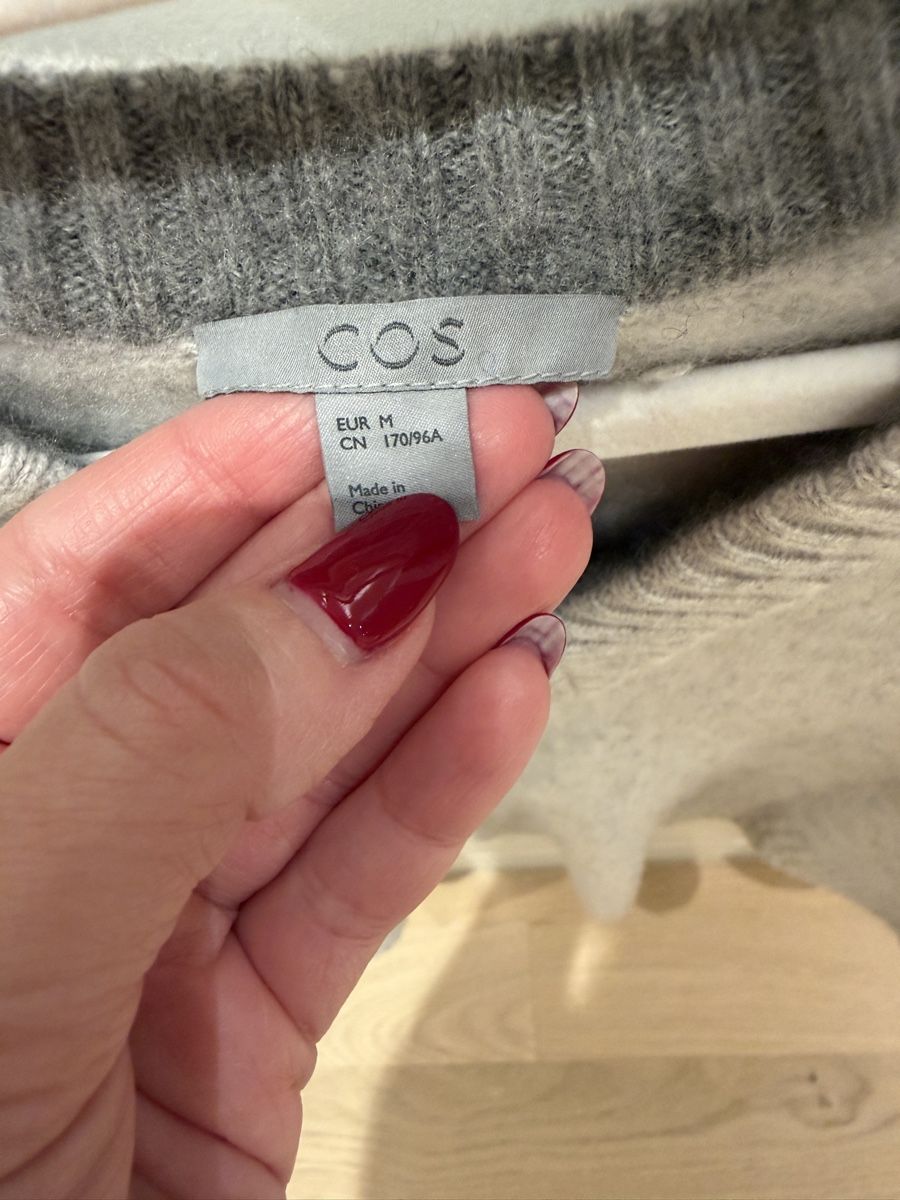 Cos Maglioni & Felpe: COS Kaschmir Pullover V-Ausschnitt | grau | M – Usato da Wettingen venduto da Lamadeux 1