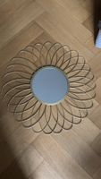 Miroir décoratif doré en forme de fleur - Chic! ✨🌼