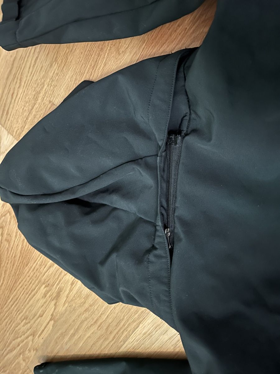 Giacche: Schwarze Softshell Jacke mit Kapuze, Gr. 38 – Usato da Zürich venduto da MariaSusanne 4