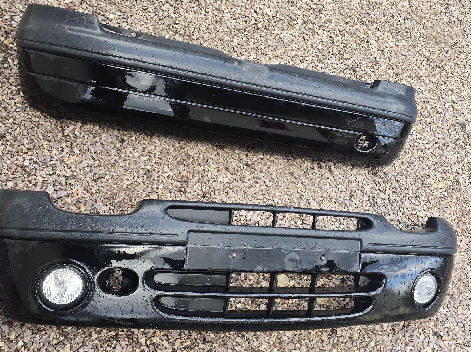 Renault Tutti pezzi di ricambio auto: Renault Twingo Front- & Heckstoßstange – Usato da Wangs venduto da Restposten.Garage 1