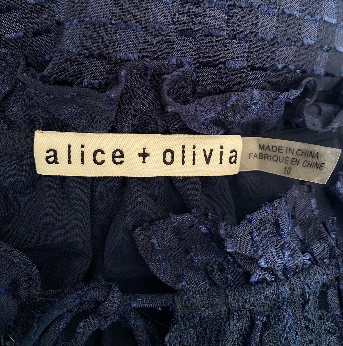 Kleider: Alice + Olivia Kleid Grösse 10 – Gebraucht aus Oberwil BL von Leni-Mischi 4