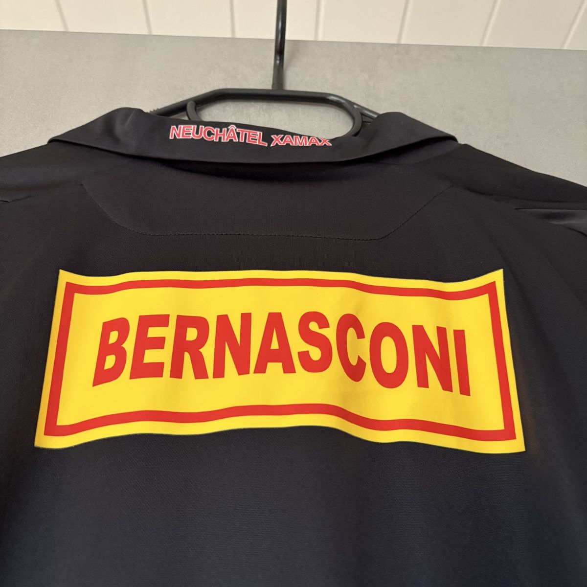 Umbro Leibchen & Hosen: Neuchatel Xamax Trikot Umbro – Gebraucht aus Winterthur von LaBodega 4
