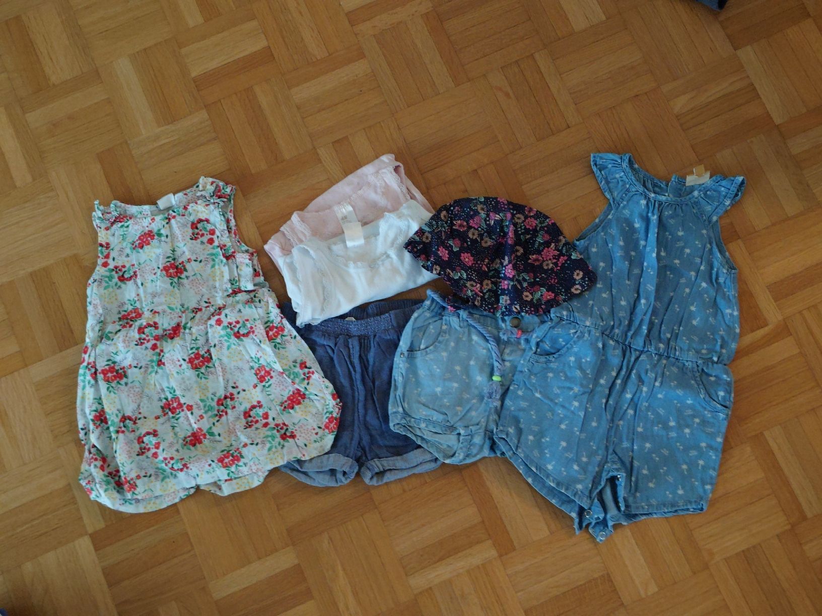 Lotti & Set di vestiti: Sommerpaket 80 – Usato da winterthur venduto da lukasscherrer